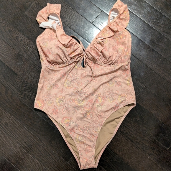 2/$40 ✨Joe Fresh X Roxy Earle Flutter Swimsuit - Picture 2 of 6
